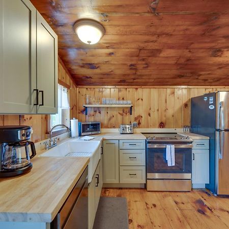 Rustic Cabin Retreat On Rangeley Lake! Eksteriør bilde